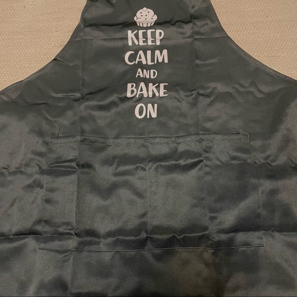 Keep Calm And Bake On Apron with Pockets - Picture 2 of 5